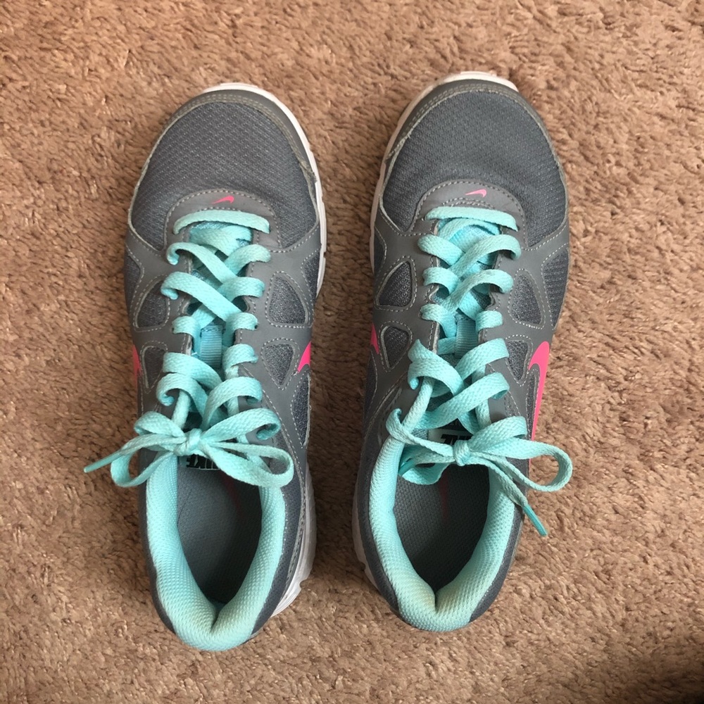 Nike Shoes - Picture 2 of 9